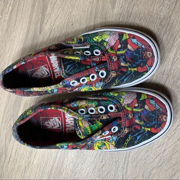 Vans x Marvel Authentic Marvel Women skate shoe - Picture 2 of 11